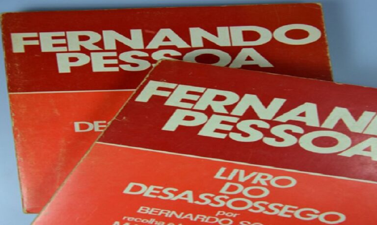 Reúne publicações em livros e revistas