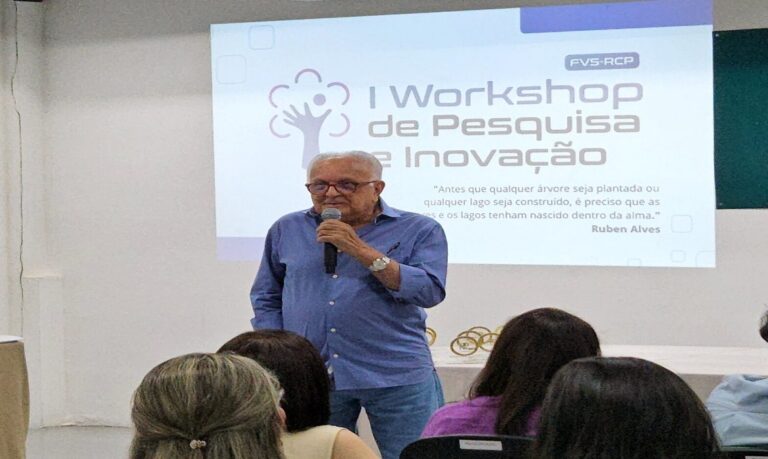 Houve a exibição de um vídeo em homenagem aos pesquisadores da instituição