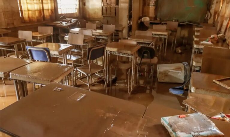 No Brasil existem mais de 2.000 escolas em áreas de risco geológico e hidrológico
