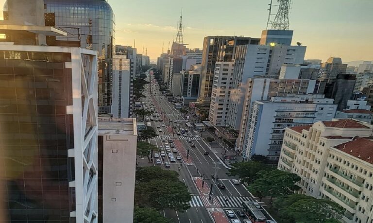 A manutenção da liderança regional e o avanço no cenário global do Brasil no ranking dependem também de investimentos contínuos
