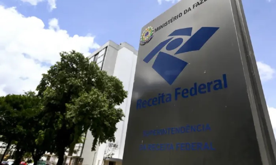 O recibo deve ser emitido no momento do pagamento da prestação do serviço