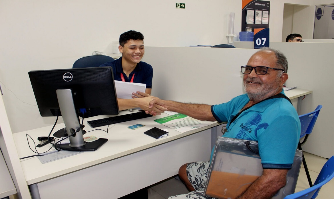 O documento também possui outras informações importantes como dicas de segurança, consumo e muito mais.