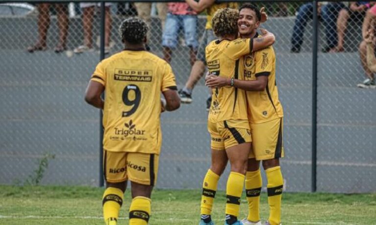 No Estádio Carlos Zamith, Astronauta esteve duas vezes à frente do placar e Tufão teve de buscar a igualdade.