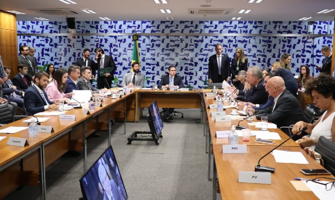 O regime de urgência para o PLP 167 foi aprovado e, por isso, esse projeto já está na pauta.