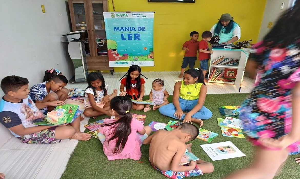 As doações para o Projeto Ampliação de Acervo Anual totalizaram 128.155 livros.