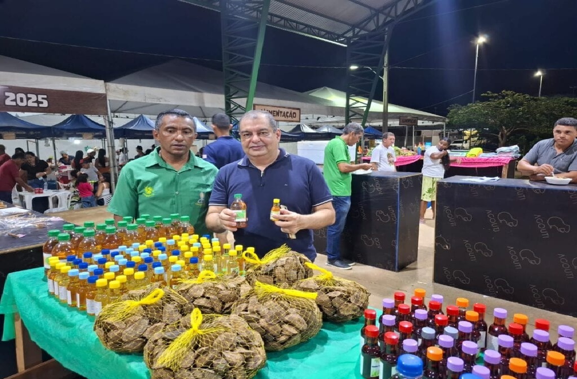 Expositores trabalham para melhorar os produtos que agregam valor de mercado do setor da bioeconomia acreana.