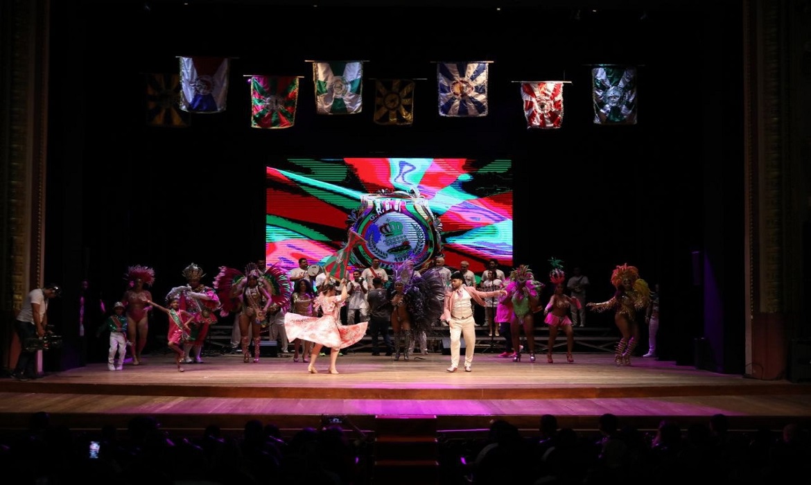 Com a programação intensa e cheia de energia, as escolas de samba de Manaus demonstram que a paixão pelo Carnaval segue viva e pulsante.