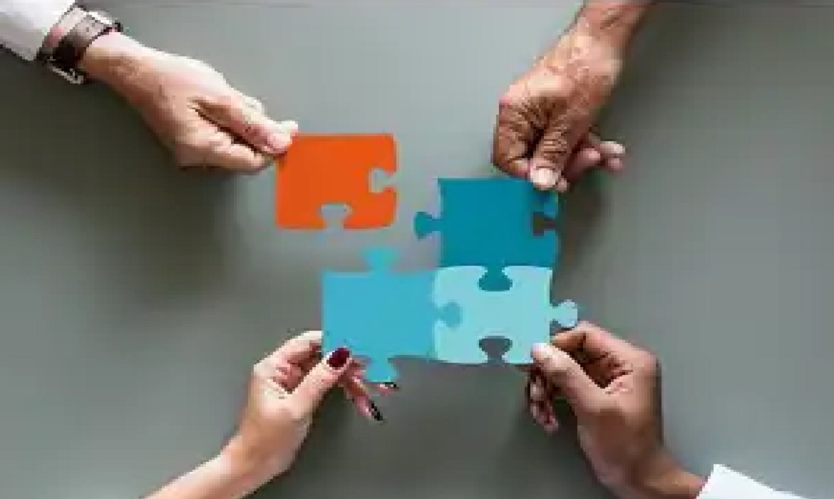 O Cooperativismo de Crédito garante presença e acesso a serviços financeiros, apoio a pequenos negócios e desenvolvimento econômico local.