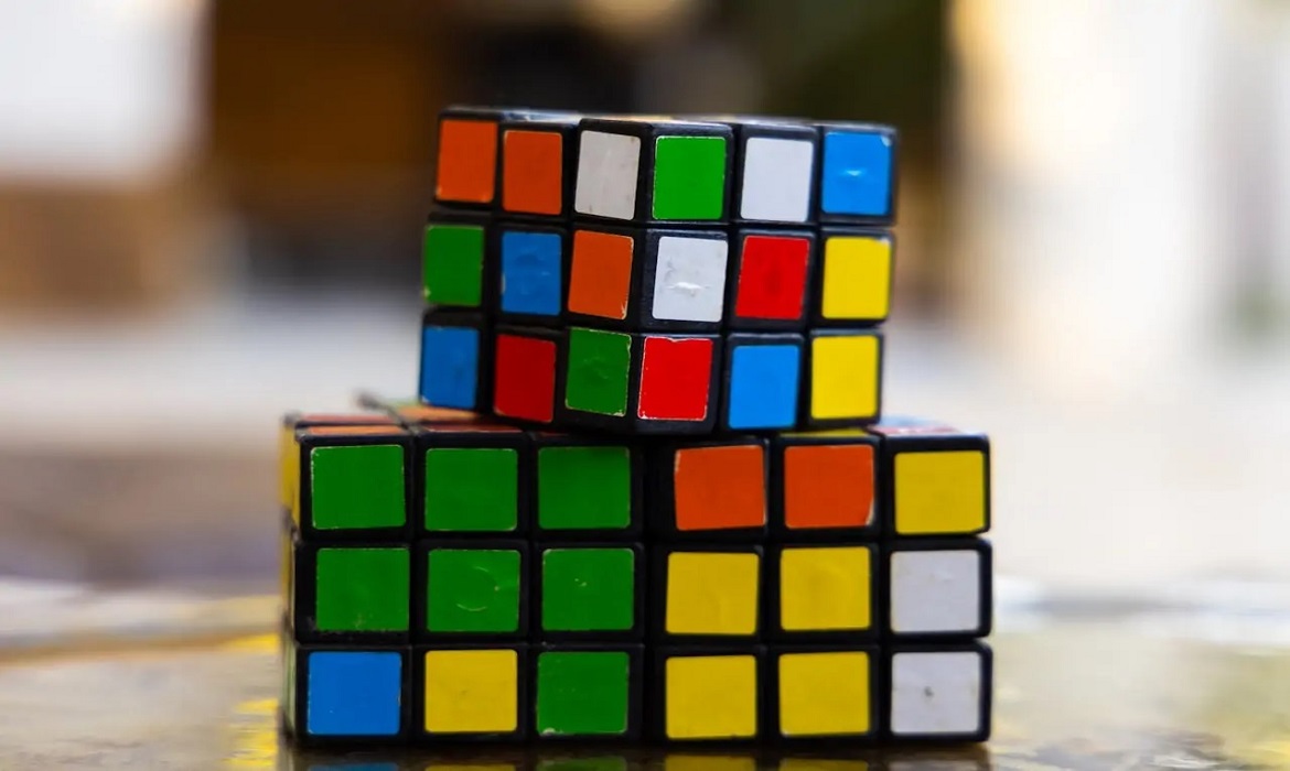 O envelhecimento é um processo caracterizado por diversas modificações no organismo, incluindo mudanças nas funções cognitivas.