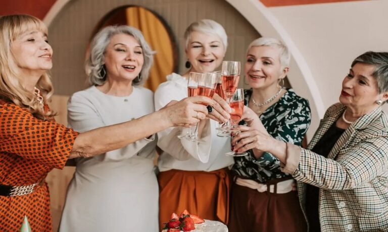 Trata-se de uma boa notícia para quem gosta de frutas, chocolate, café e vinho, alimentos ricos nesses compostos.