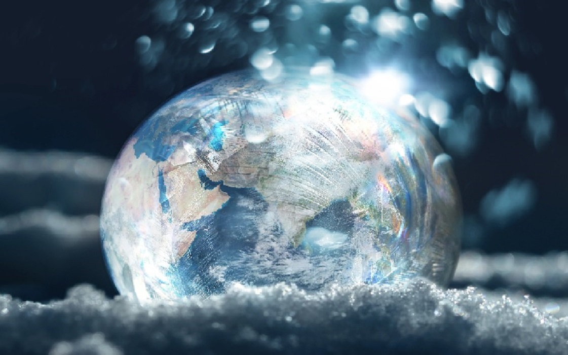 O desmatamento acelerado e alterações no regime hídrico, afetam comunidades locais e a estabilidade climática mundial.