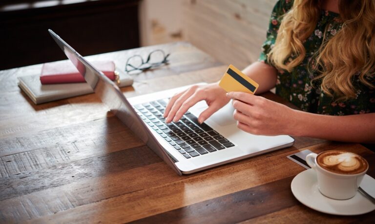 Entenda por onde começar na hora de criar um e-commerce e quais os pontos fundamentais para fazer sucesso no ambiente virtual.