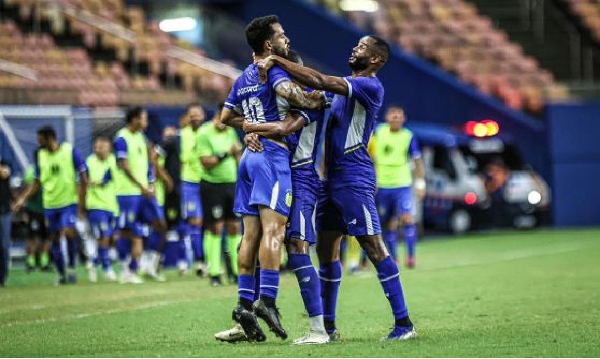 Líder geral e do grupo B, Leão bateu o Robô, que se classificou na vice-liderança da chave e vai encarar o Princesa nos playoffs.