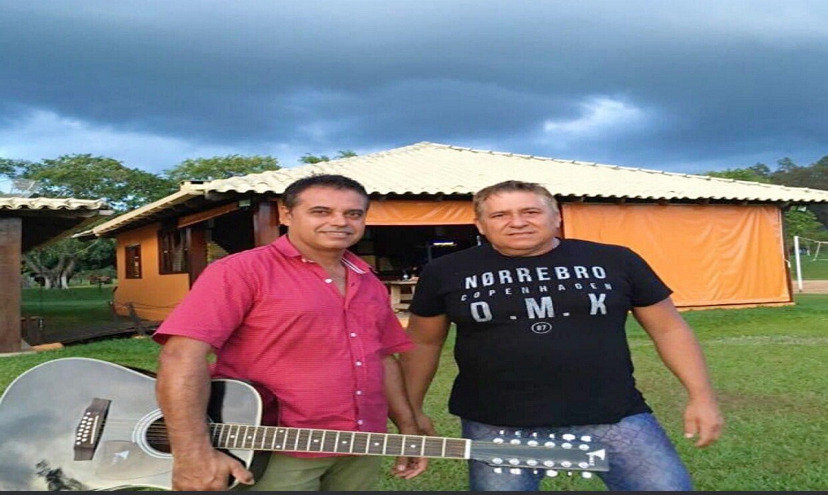 O novo hit mistura forrozinho pé de serra e reflete a essência do estilo musical da dupla.