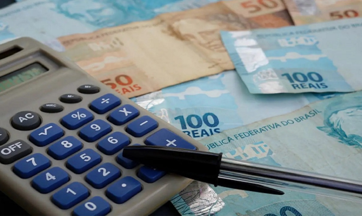 Uma boa ideia para a restituição do IR pode ser começar a analisar as finanças e pensar na melhor forma de aplicar esse valor.
