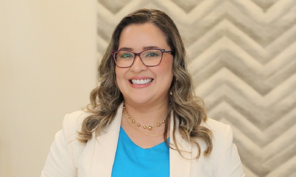 Sem barulho, sem alarde — apenas a transformação sutil daquilo que, até então, parecia imutável.