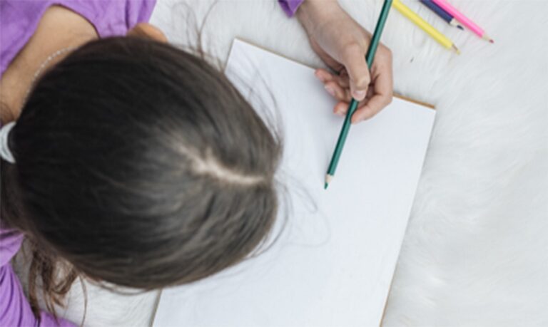 Atividade tem se popularizado como forma de aliviar o estresse e a ansiedade, funcionando também como ferramenta de autocuidado.