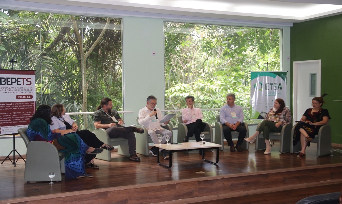 As tecnologias sociais se destacam por oferecer soluções inovadoras, sustentáveis, inclusivas e reaplicáveis, capazes de atender às diversas demandas locais em todo o país.