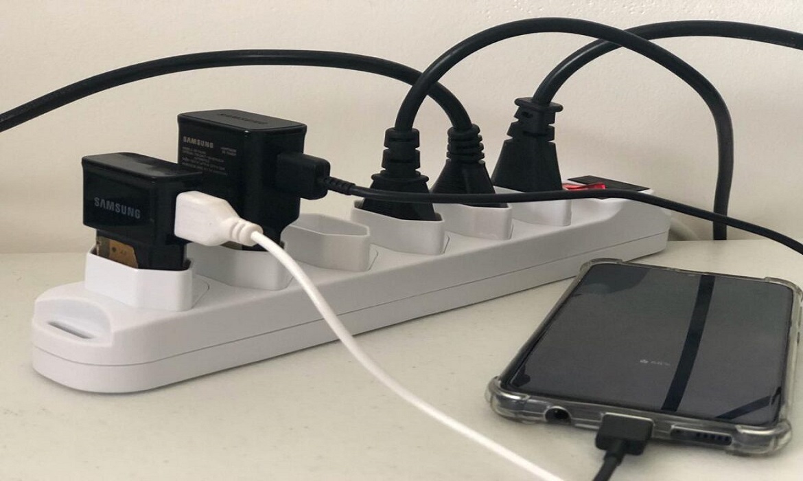 Distribuidora orienta sobre medidas essenciais para o uso seguro da energia elétrica em casa, sobretudo em períodos de lazer e viagens.