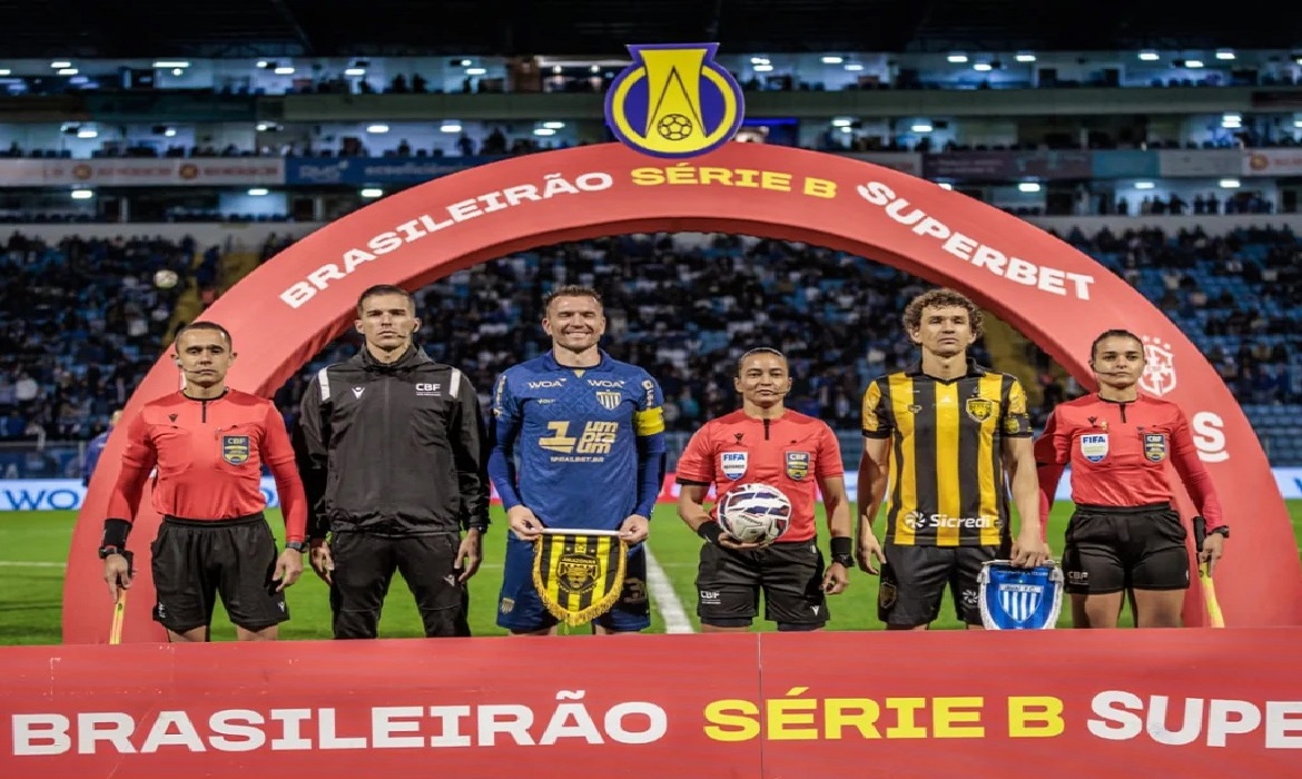 Paysandu amarga a lanterna com apenas 21.