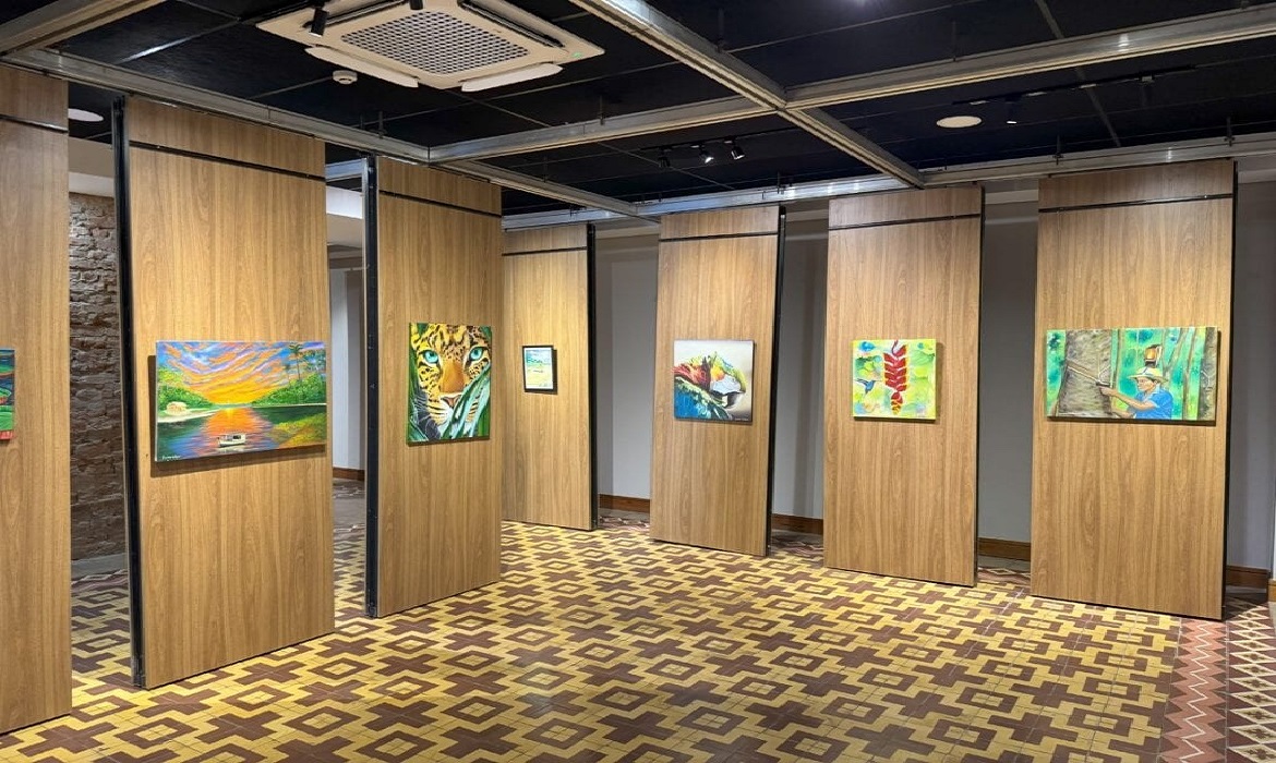 Com entrada gratuita, a mostra convida o público a mergulhar na essência simbólica da floresta.