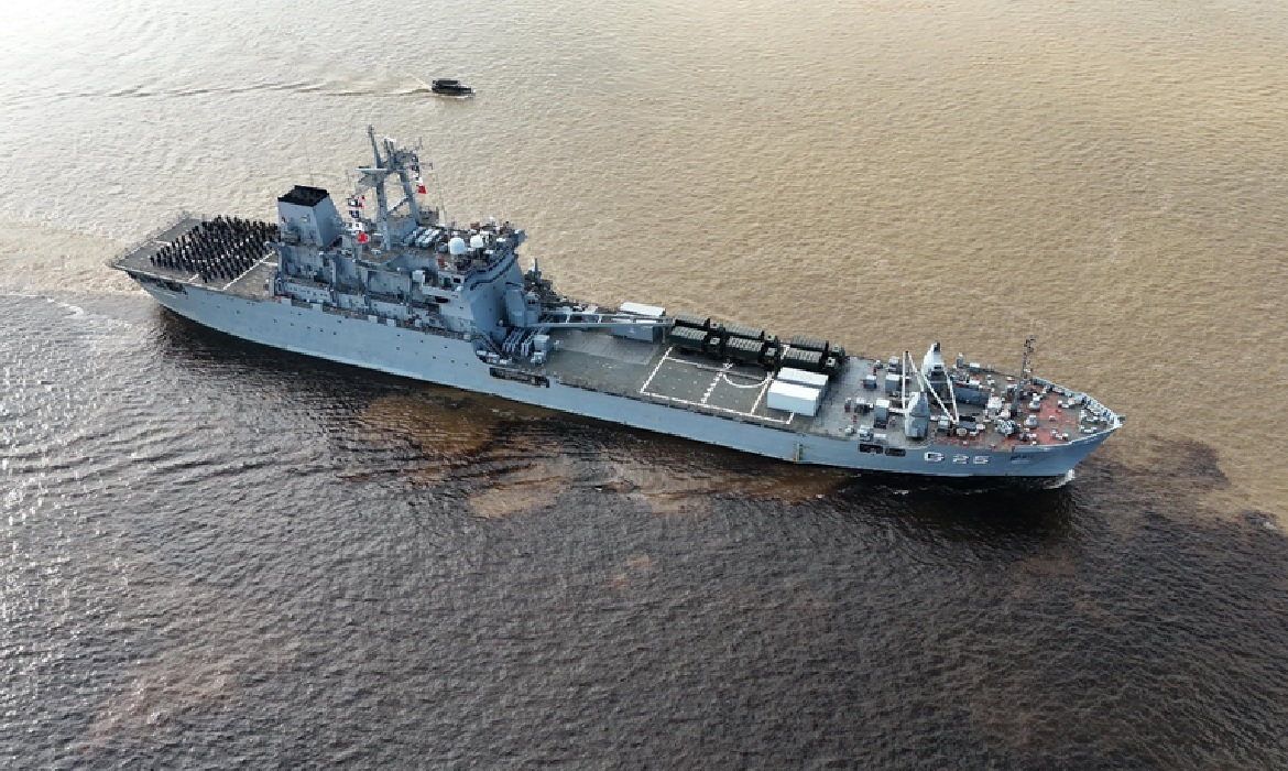 A primeira entrega levou 400 exemplares para escolas municipais em Careiro da Várzea, na região metropolitana de Manaus.