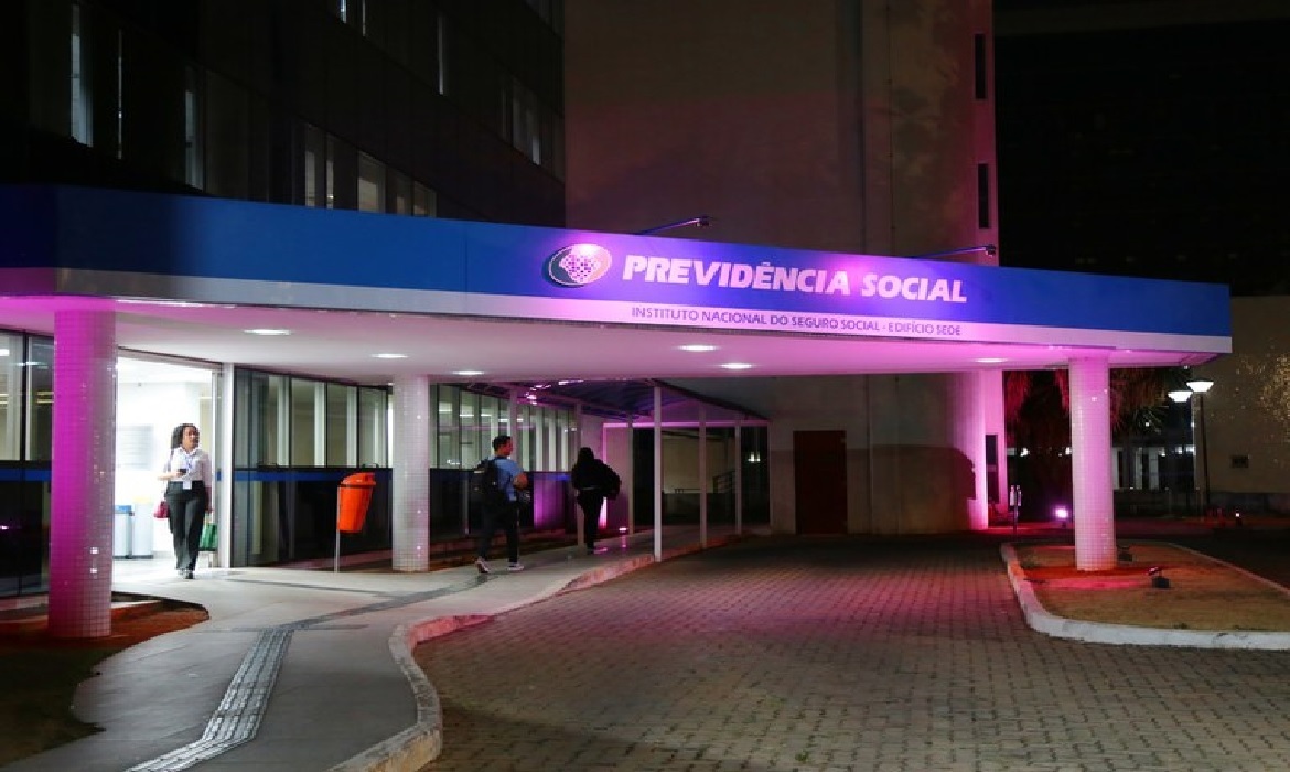 Se o diagnóstico indicar um quadro em estágio avançado ou que cause incapacidade permanente, o paciente pode ter direito à aposentadoria por incapacidade permanente.
