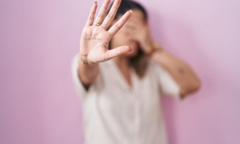 Os resultados reforçam a importância de uma atenção integrada entre profissionais de saúde, voltada ao cuidado físico e emocional de mulheres em situação de violência.