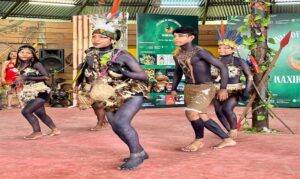 O evento reuniu diferentes povos para valorizar tradições, cantos e expressões culturais da Amazônia.