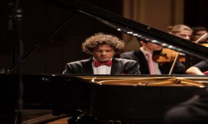 Espetáculo celebra os centenários de Satie, Bizet, Ravel e Shostakovich.