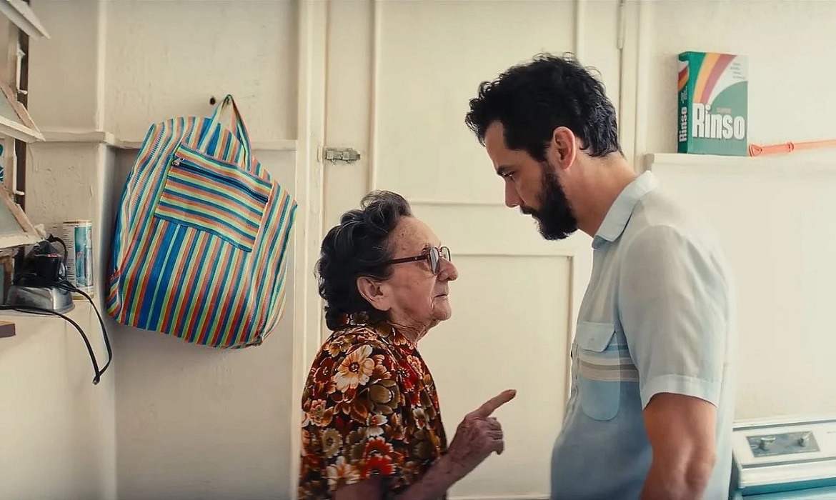 A estreia confirma o talento de Tânia Maria e amplia sua presença no cinema brasileiro.