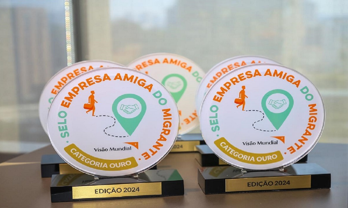 A cerimônia acontece no Roca Gallery, na Avenida Brasil, reunindo organizações de todo o país.