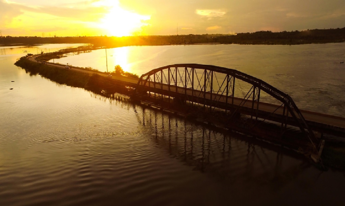 A história da ferrovia e das migrações moldou uma cidade marcada por encontros, memórias e diversidade cultural.