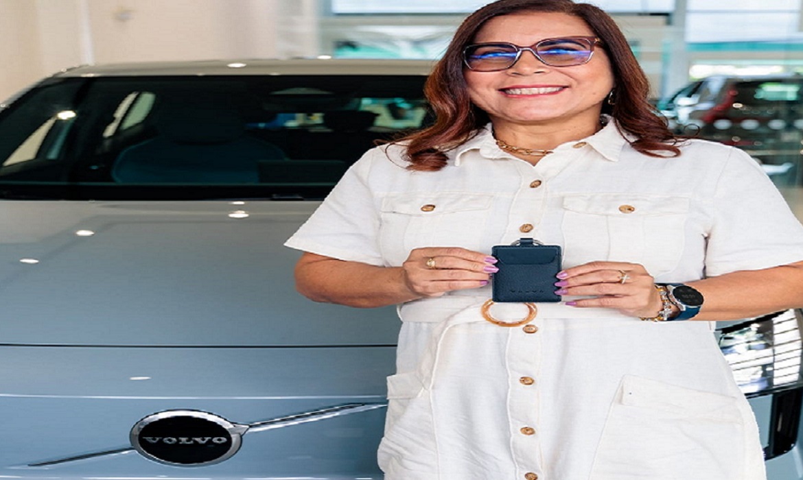 Uma Psicóloga foi a grande vencedora da Promoção de Natal “Natal 2025 – Sinta o Encanto”, realizada pelo Manauara Shopping.