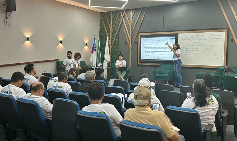 Lideranças discutem caminhos sustentáveis para a piracatinga após anos de restrições.