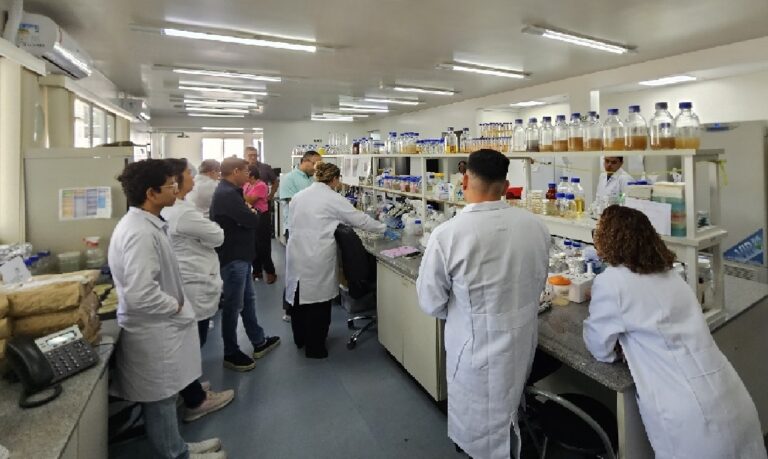 Expansão fortalece a pós-graduação e abre novas oportunidades em biotecnologia.