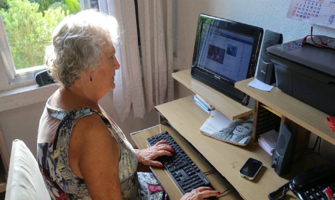 Atividade profissional na terceira idade fortalece a saúde mental e amplia o bem-estar.
