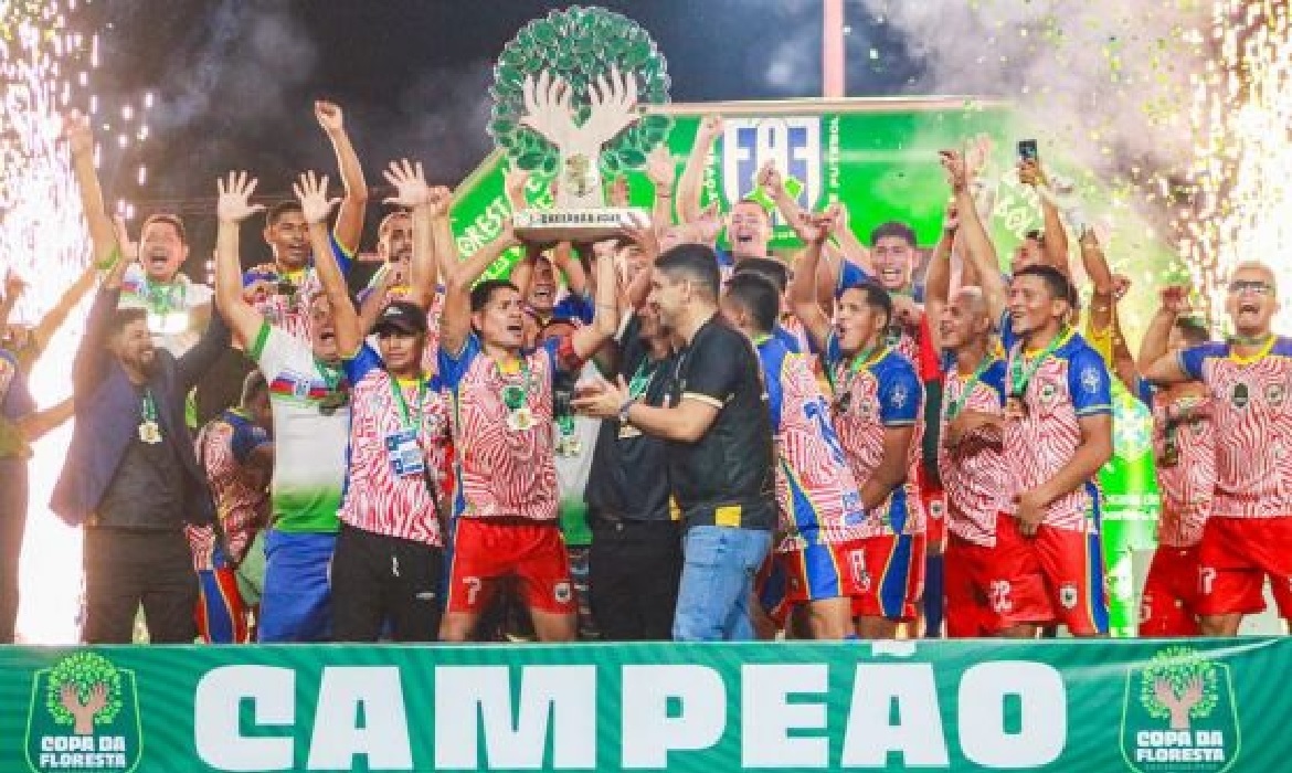 O torneio segue até 6 de junho e reúne equipes em uma disputa que movimenta o futebol regional.