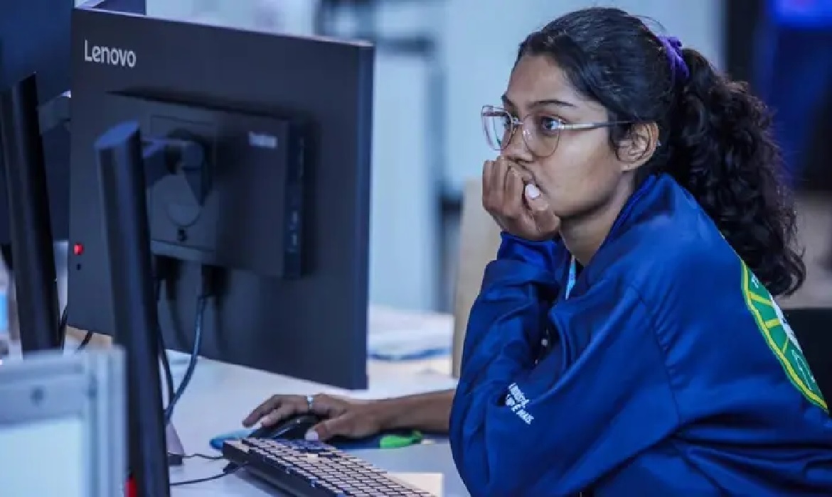 Projeto abre portas para jovens iniciarem carreira no universo da tecnologia sem custo.