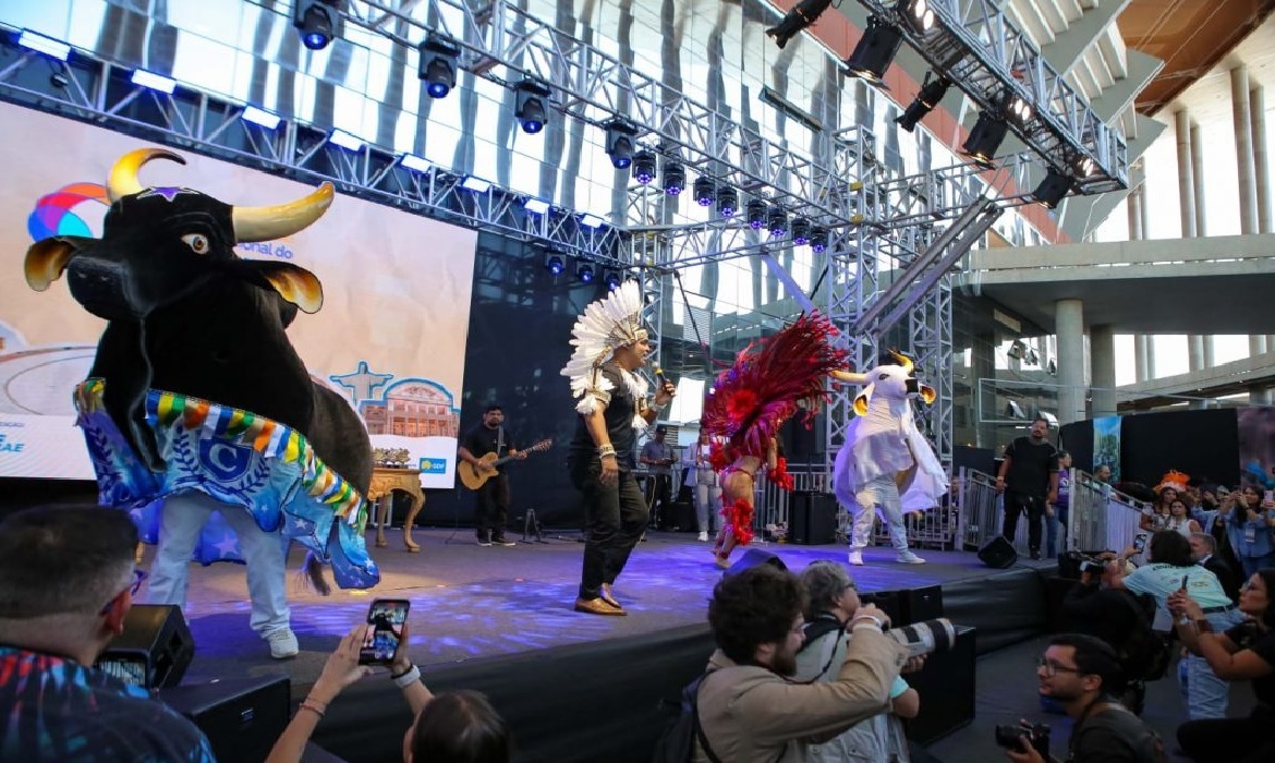 Salão do Turismo conecta visitantes a destinos e experiências.