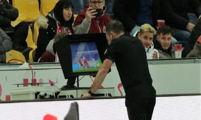 Tecnologia ajusta decisões sem alterar comportamento dos atletas.