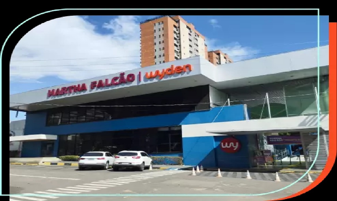 Confraternização marca encontro entre educadores e cidadãos em noite de emoção.