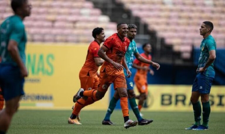 Gols de Pardal e Rone, ainda no primeiro tempo, definiram o confronto.