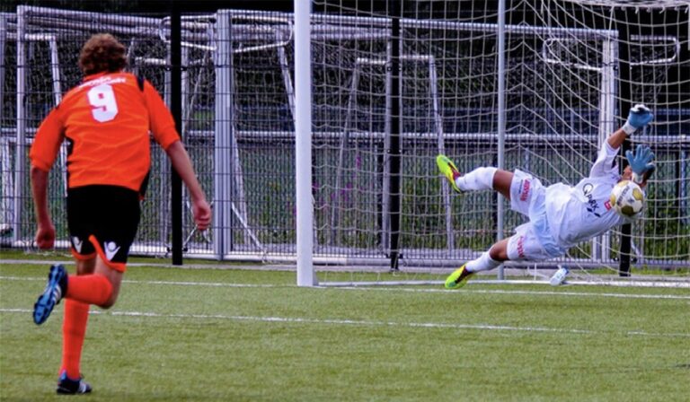 Estudo revela diferenças no comportamento de atletas no momento decisivo do jogo.