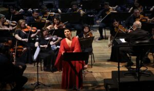 Espetáculos acontecem nos dias 26 e 28 de abril e reforçam a tradição cultural do Amazonas no cenário nacional.