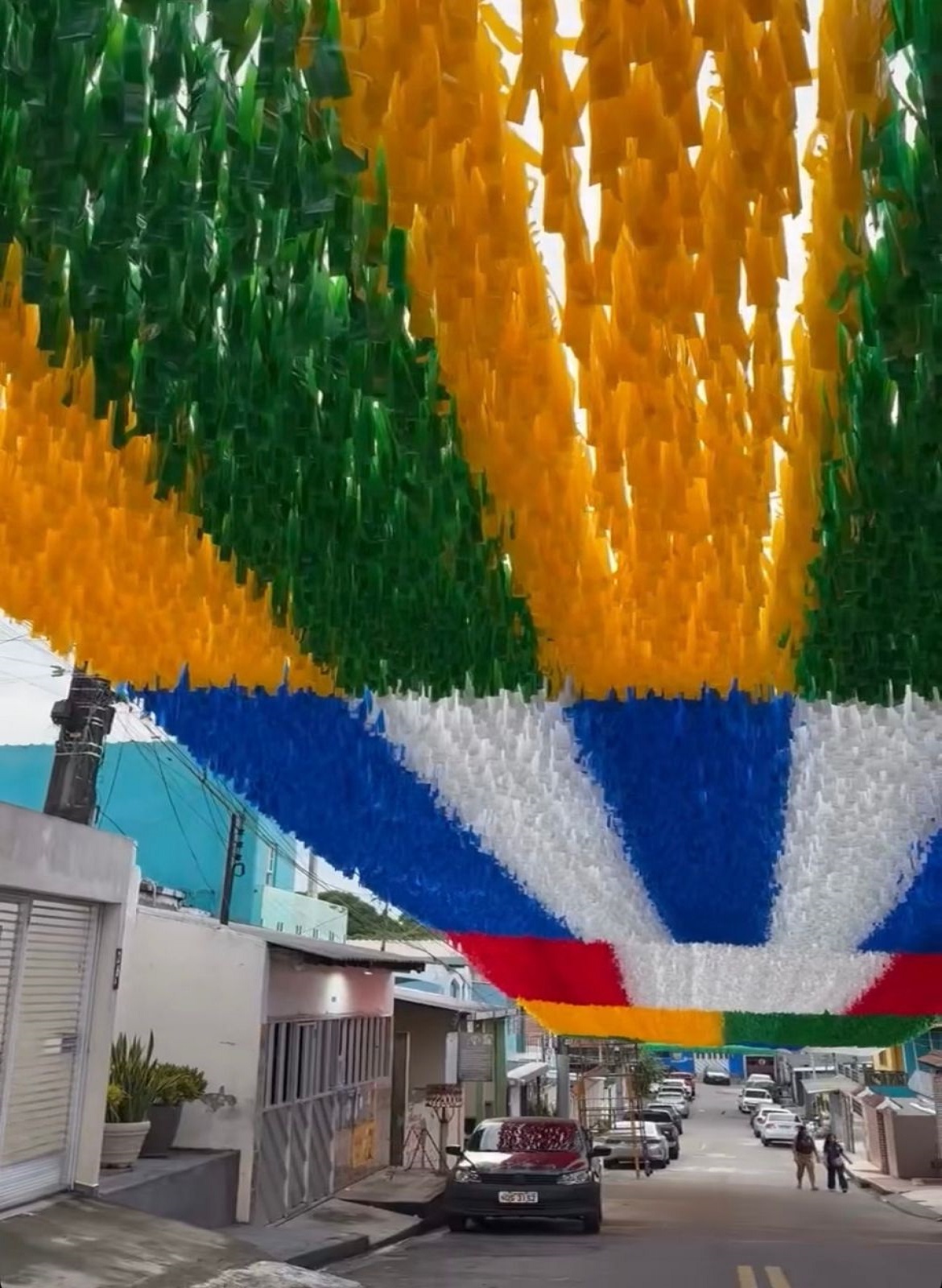 Uso consciente da energia evita acidentes e preserva o espírito coletivo da celebração.