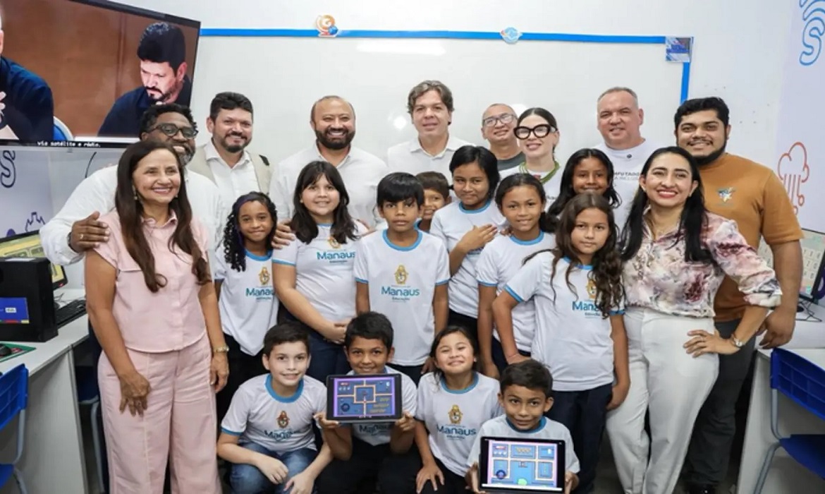 Mais de 120 alunos passam a ter acesso a computadores e internet.