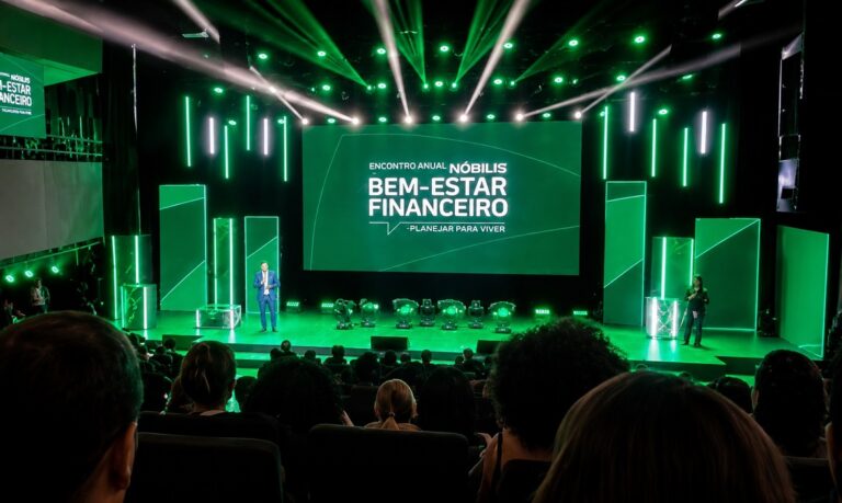 Debate reuniu diferentes visões sobre consumo consciente, planejamento e equilíbrio das finanças pessoais.