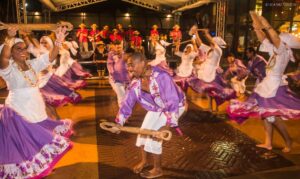 A programação gratuita da Estação das Docas reúne artistas paraenses em apresentações abertas ao público.
