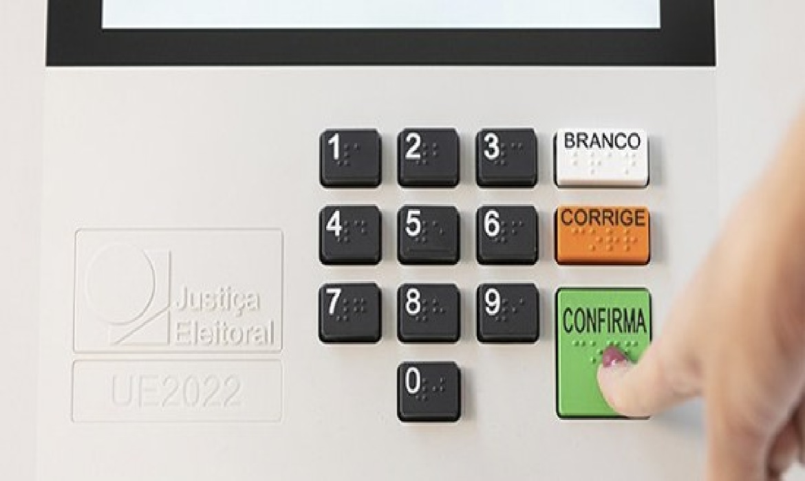Prazo para regularizar o título de eleitor segue até 6 de maio nos cartórios eleitorais.